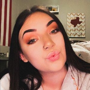 Meet your Posher, Bailey